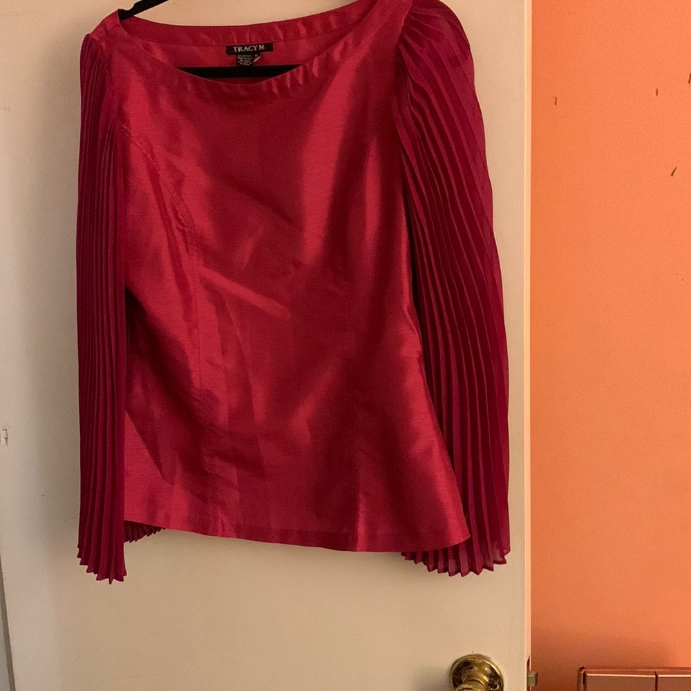 Blouse Medium never worn Great condition